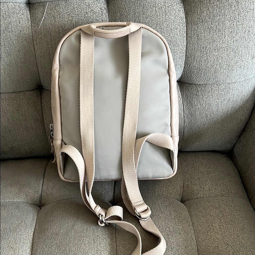 Knomo London Mini Mount Leather 10" Backpack Concrete - Picture 3 of 13